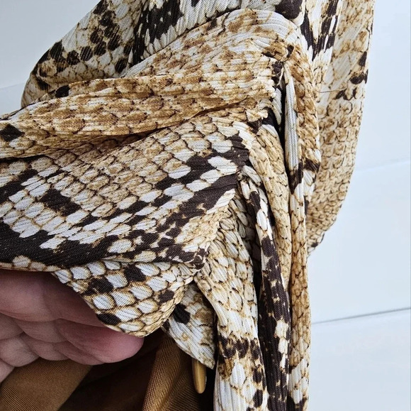 H&M Crop Top  One Shoulder Animal Phyton Snake Print Sleeveless Size XL - Picture 5 of 6